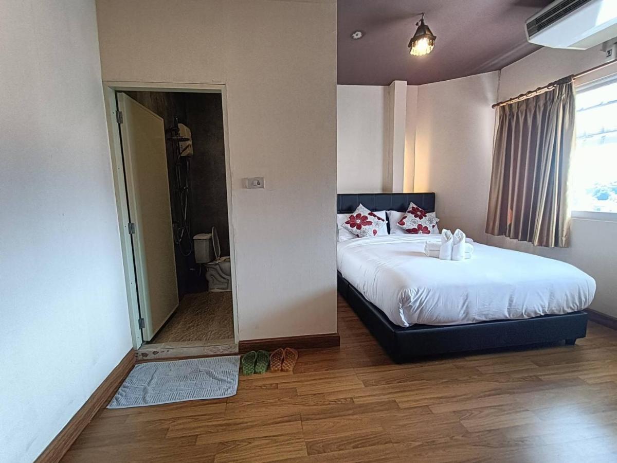 Soft Night Barzaar Hostel Chiang Mai Luaran gambar