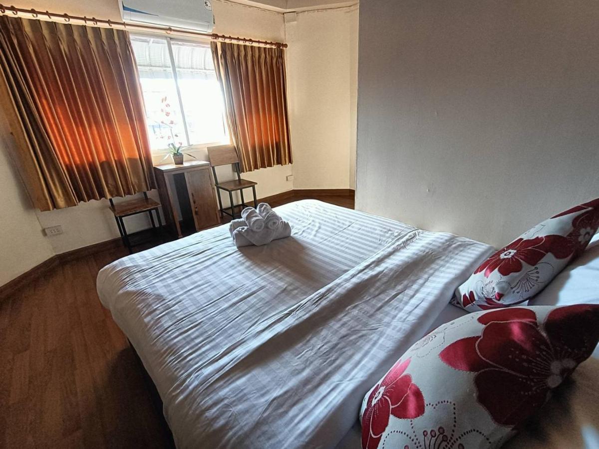 Soft Night Barzaar Hostel Chiang Mai Luaran gambar