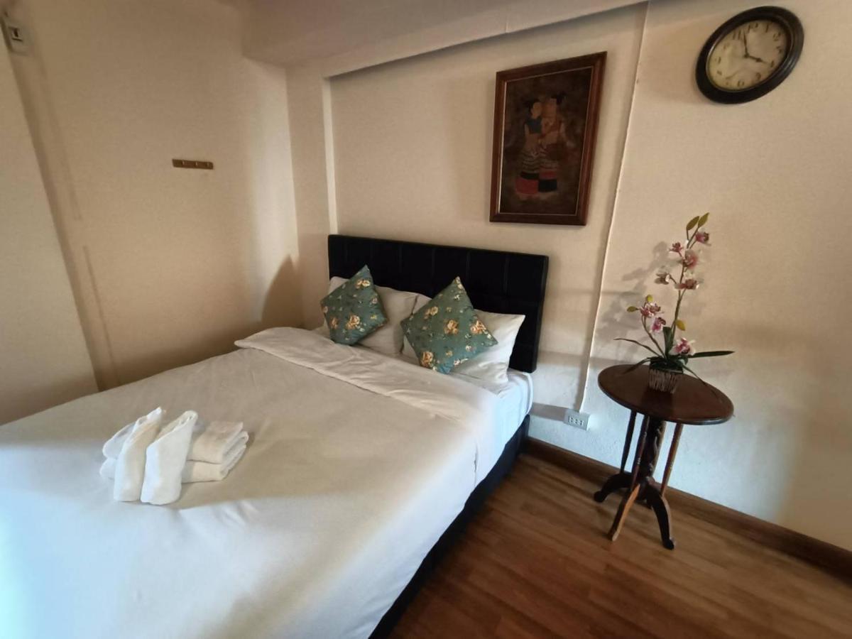 Soft Night Barzaar Hostel Chiang Mai Luaran gambar