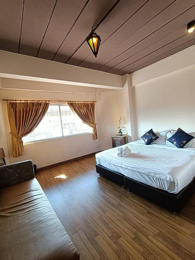 Soft Night Barzaar Hostel Chiang Mai Luaran gambar