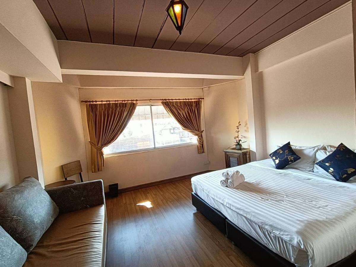 Soft Night Barzaar Hostel Chiang Mai Luaran gambar