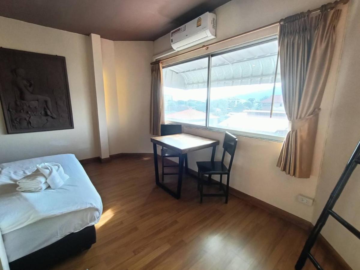 Soft Night Barzaar Hostel Chiang Mai Luaran gambar
